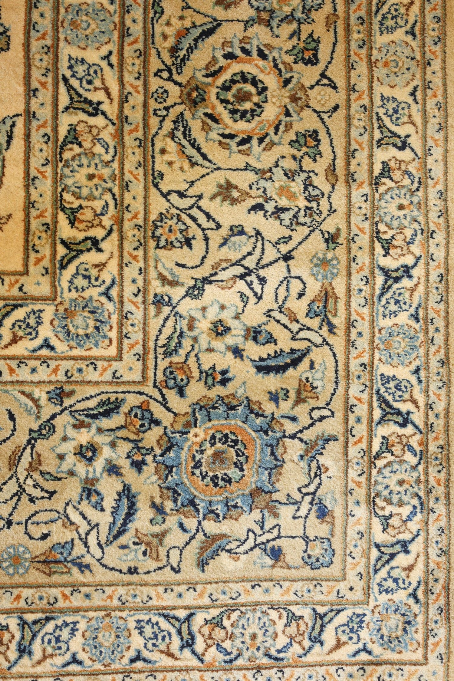 Antique Keshan Handwoven Traditional Rug, J71971
