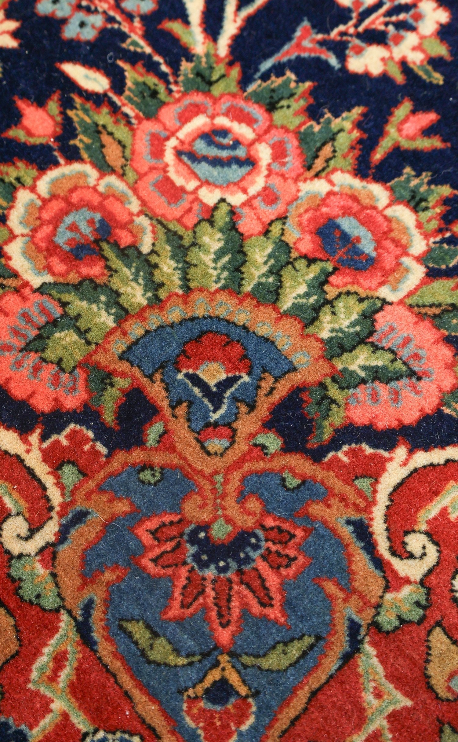 Antique Keshan Handwoven Traditional Rug, J72498