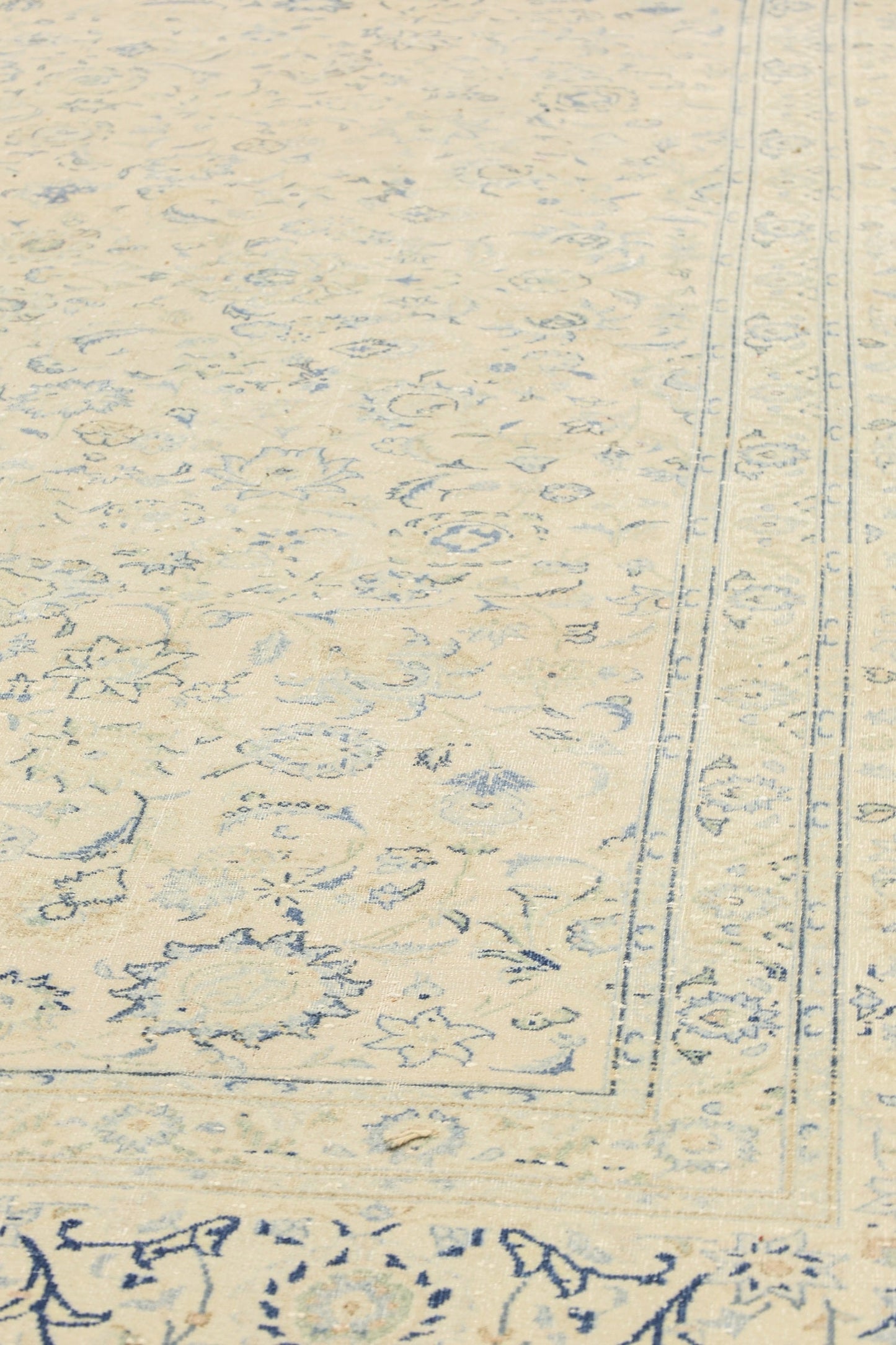Vintage Keshan Handwoven Traditional Rug, J81283