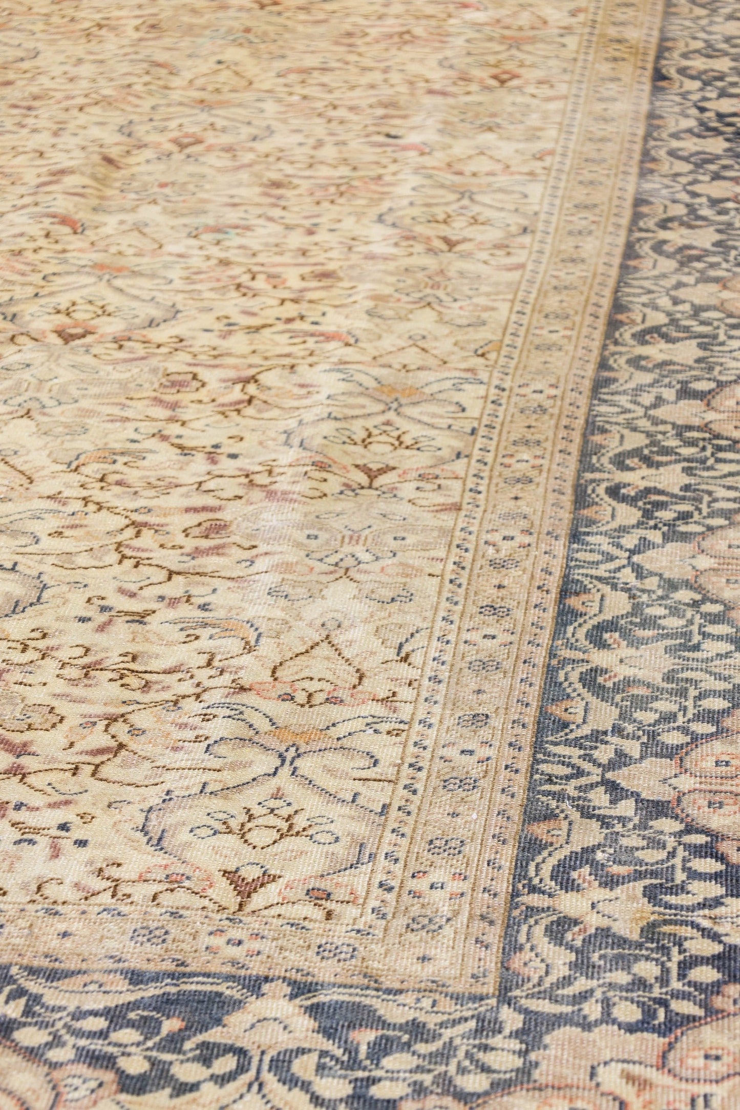 Vintage Keyseri Handwoven Traditional Rug, J79420