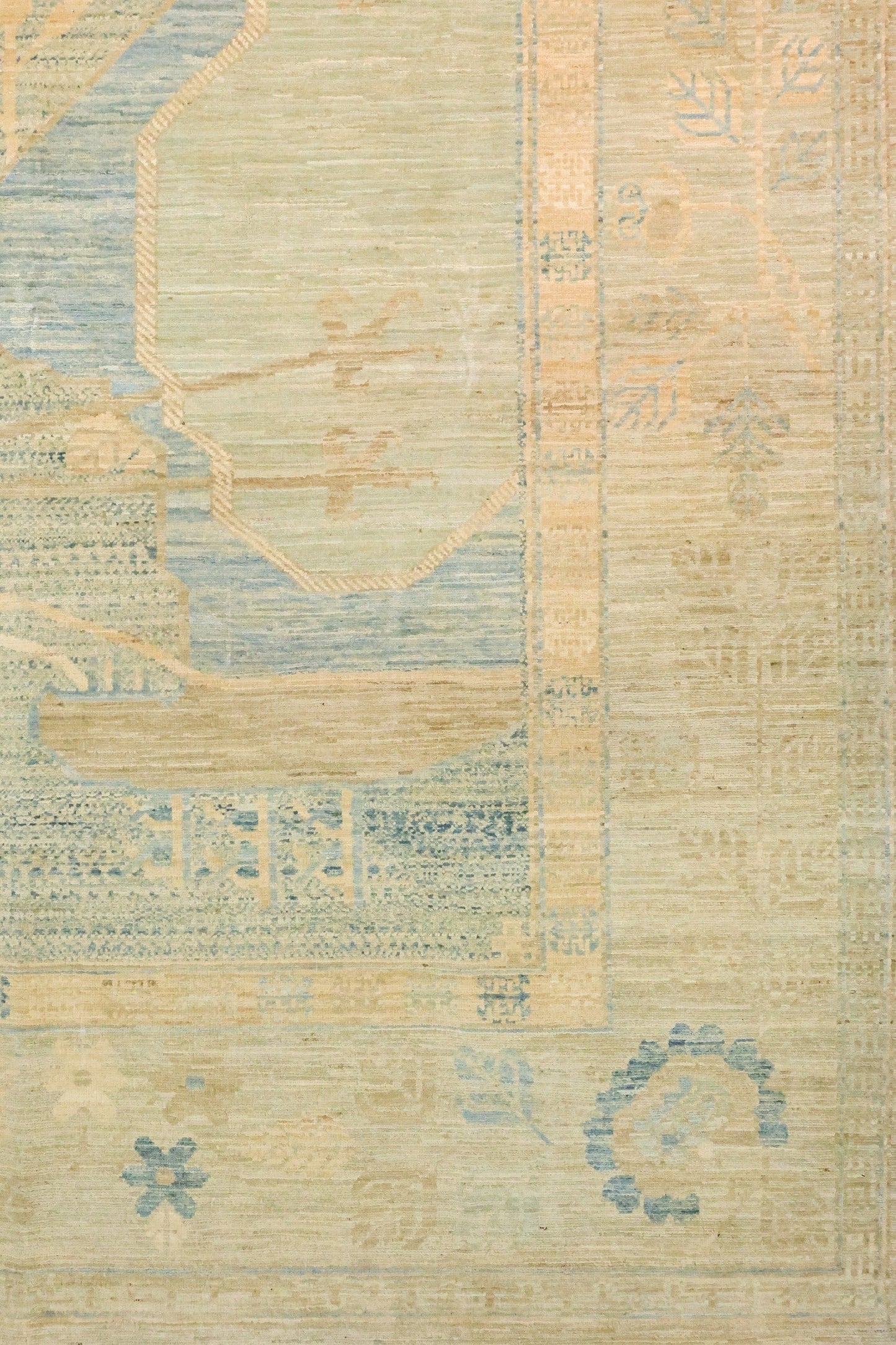 Khotan Handwoven Traditional Rug, J81400