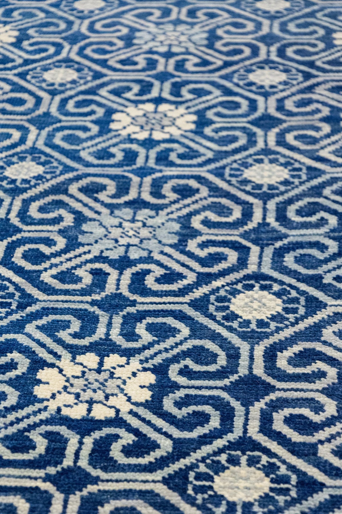 Khotan Handwoven Traditional Rug, J88119