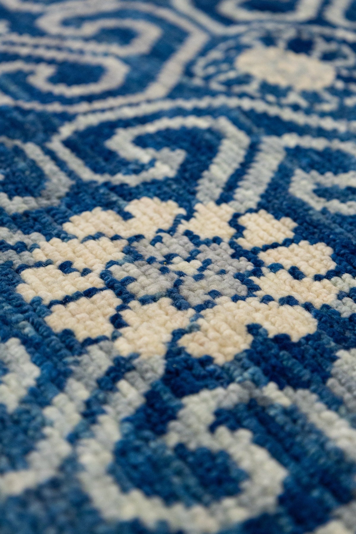 Khotan Handwoven Traditional Rug, J88120