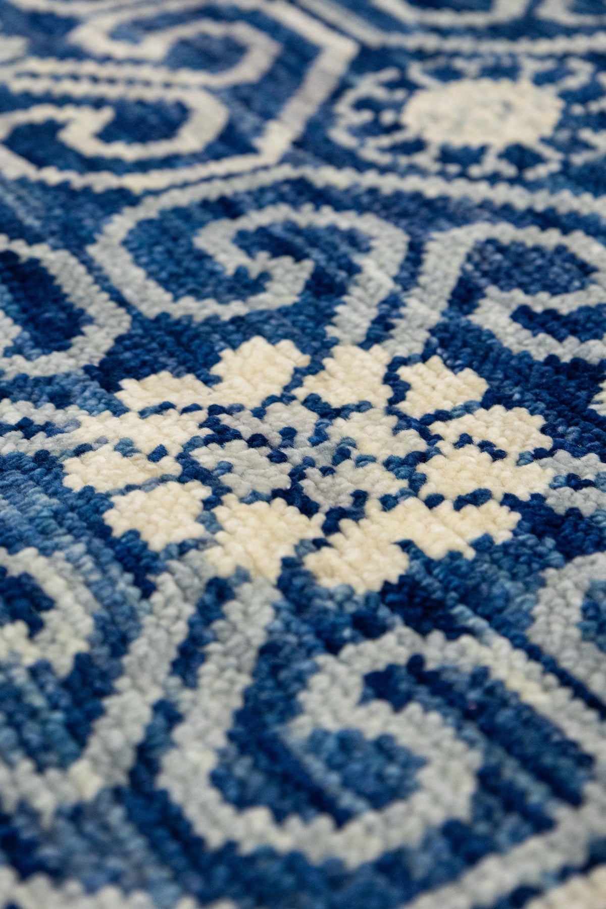 Khotan Handwoven Traditional Rug, J88121