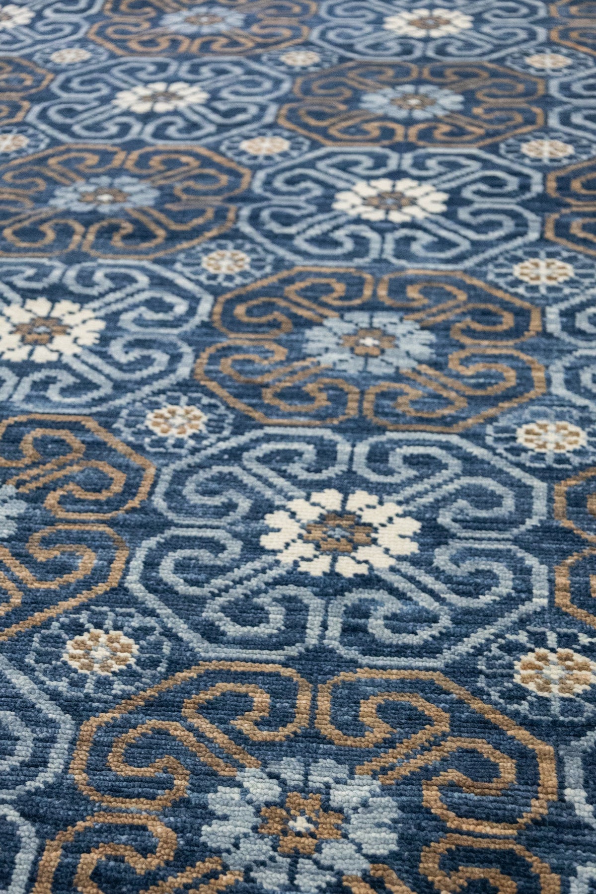 Khotan Handwoven Traditional Rug, J88122