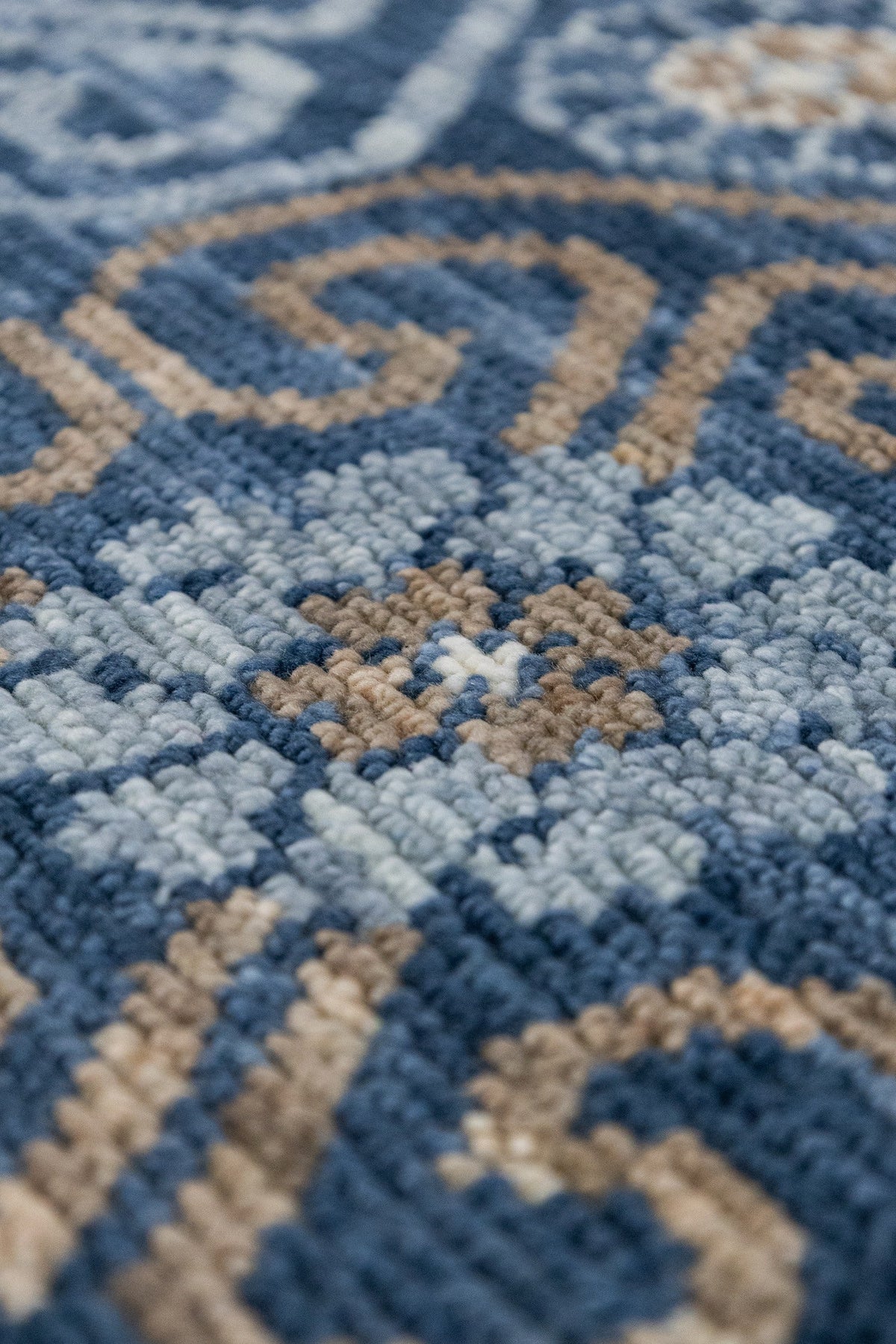 Khotan Handwoven Traditional Rug, J88122