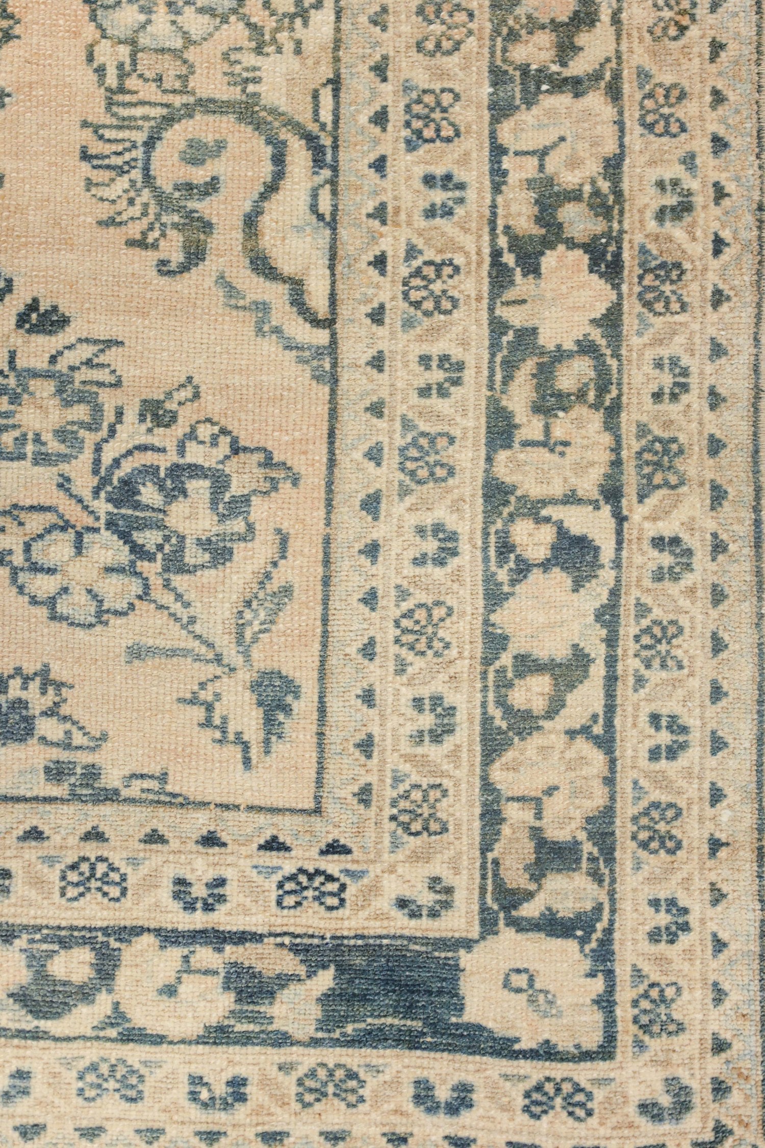 Vintage Lilihan Handwoven Traditional Rug, J73363