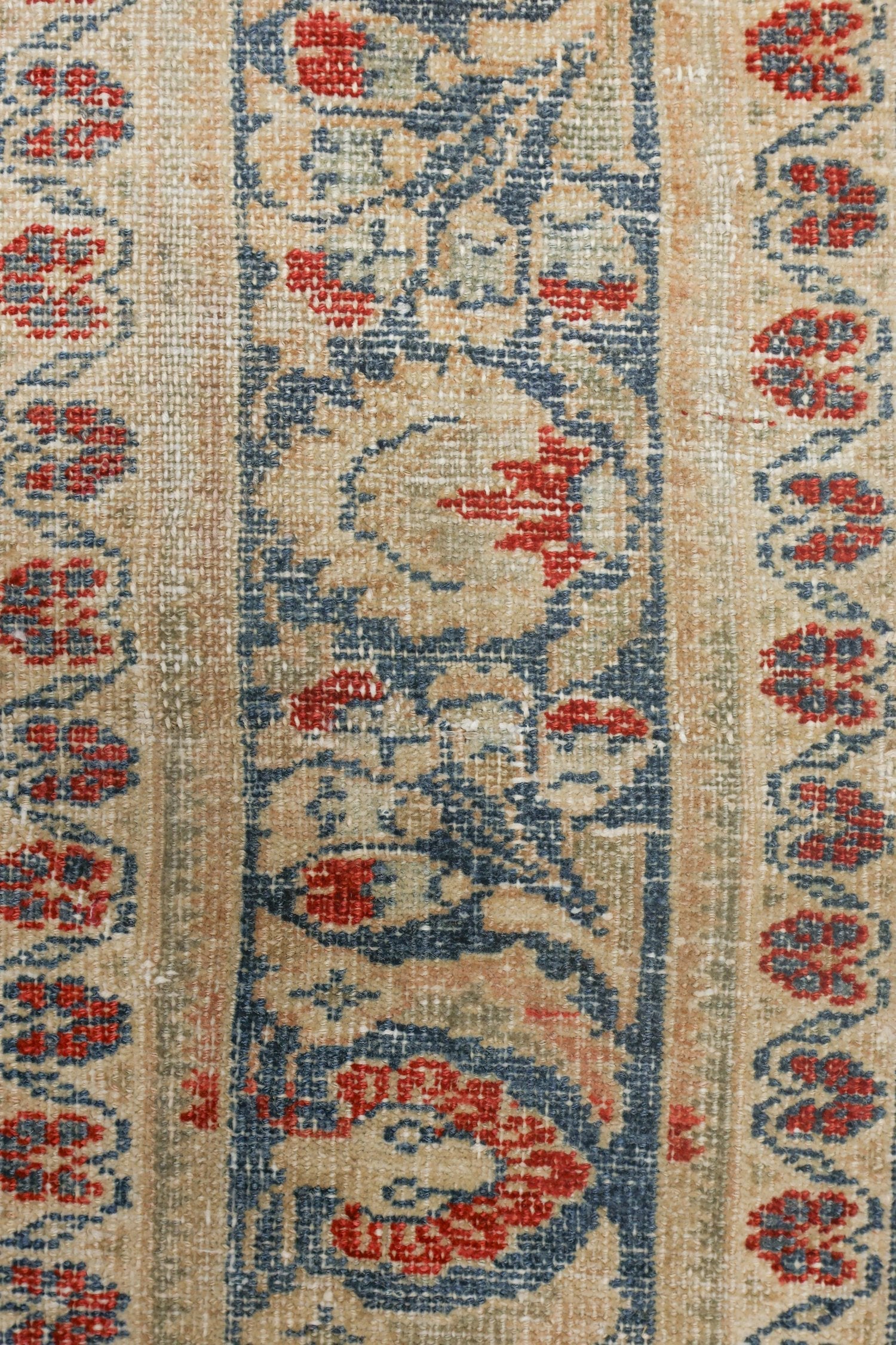 Vintage Lilihan Handwoven Traditional Rug, J73405