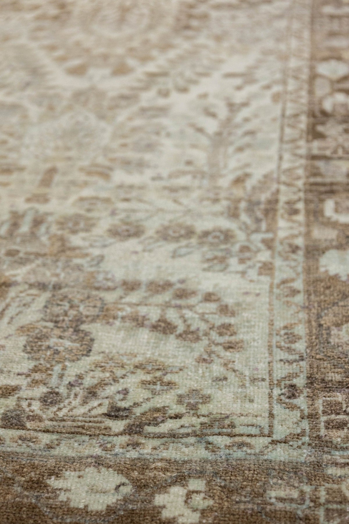 Vintage Lilihan Handwoven Traditional Rug, J86412