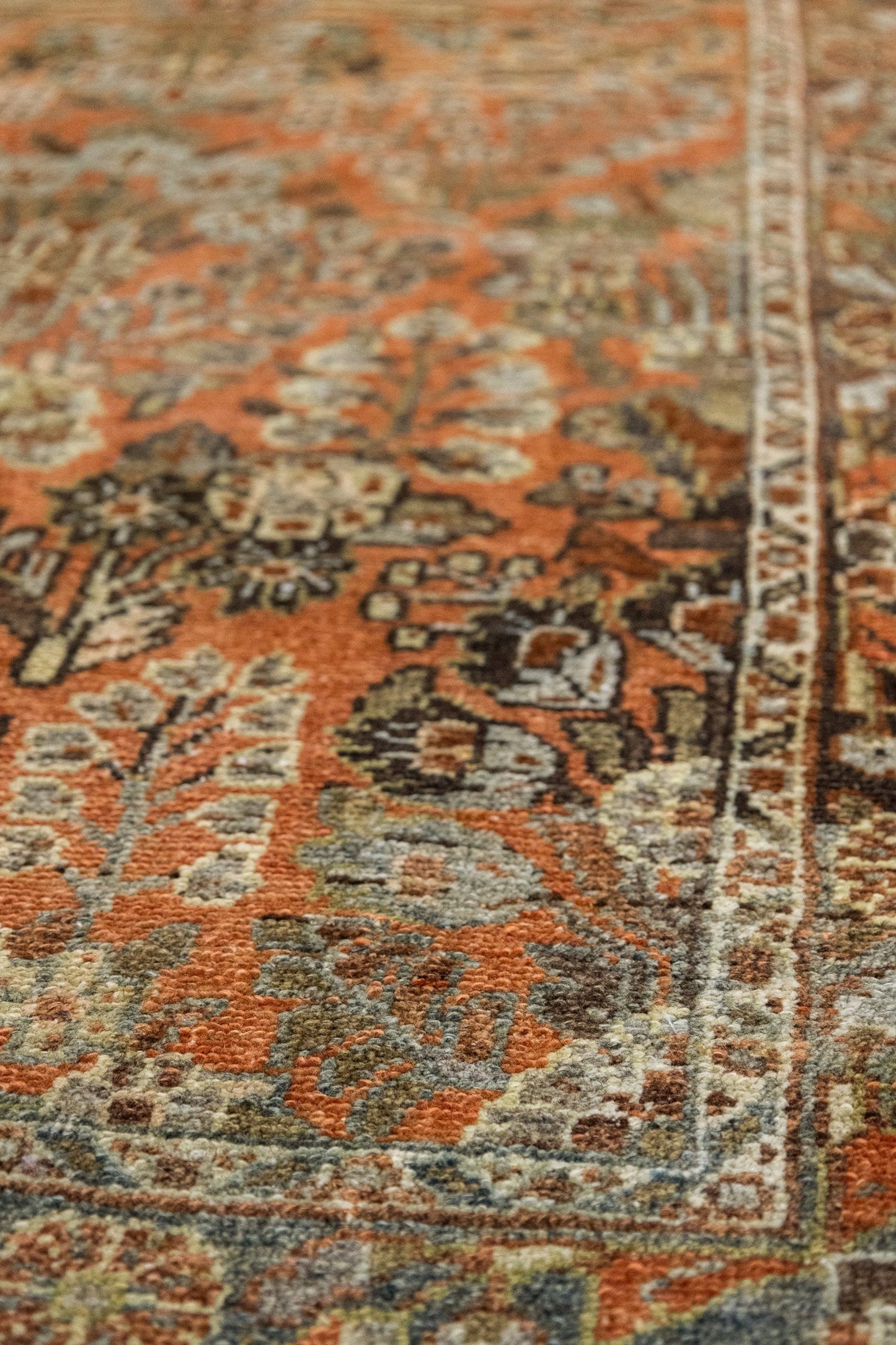 Vintage Lilihan Handwoven Traditional Rug, J86539