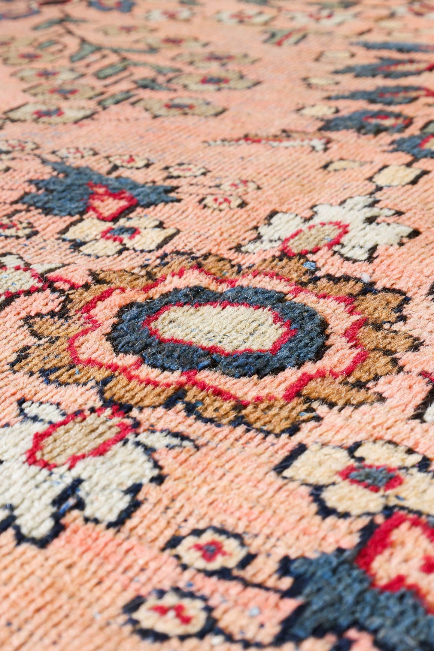 Vintage Mahal Handwoven Traditional Rug, 82505