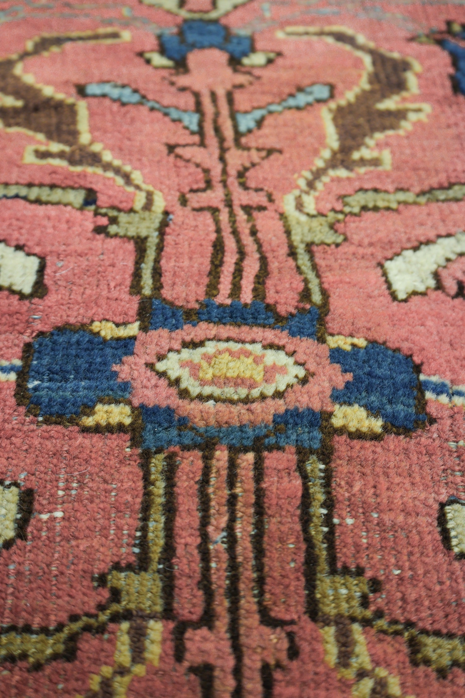 Vintage Mahal Handwoven Traditional Rug, J69899