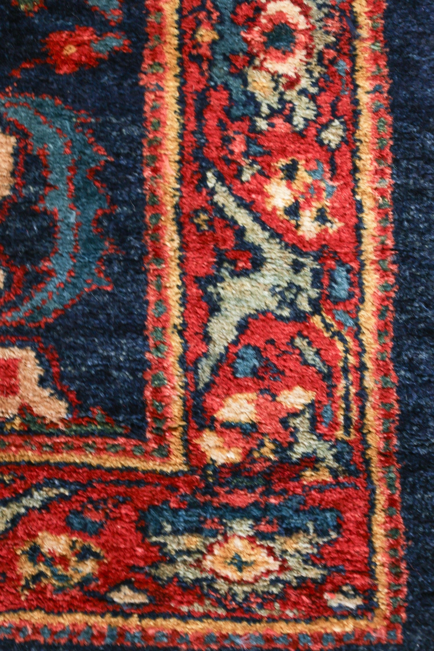 Mahal Handwoven Traditional Rug, J71931
