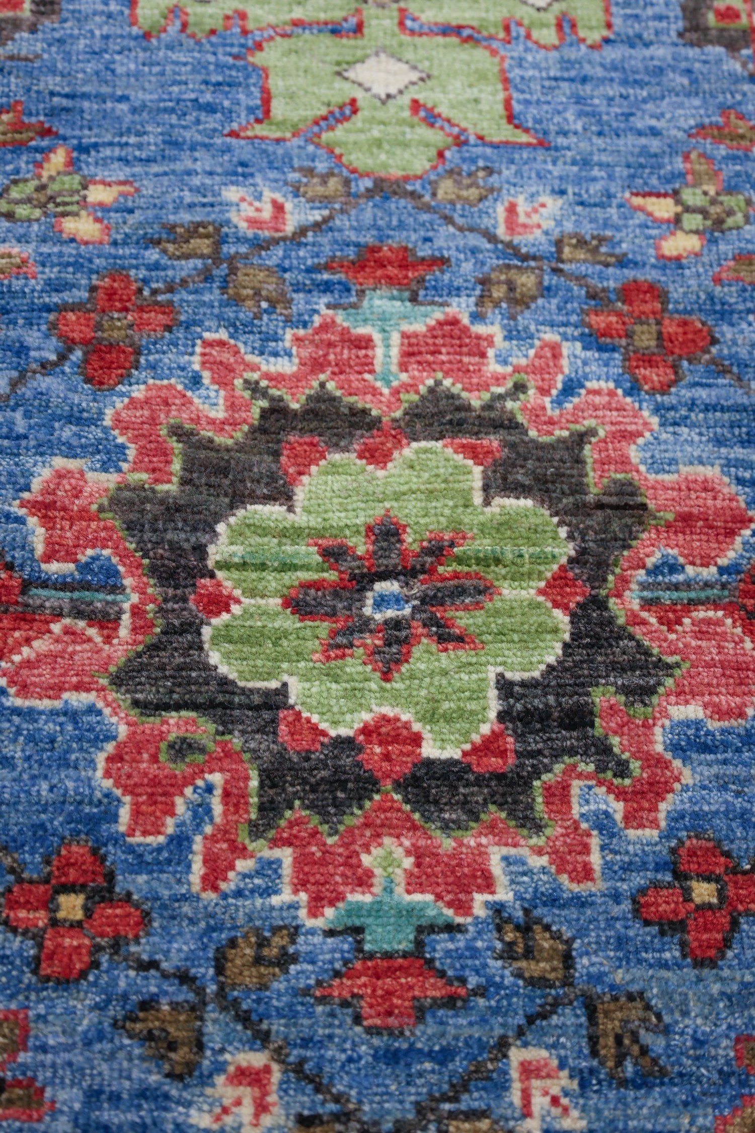 Mahal Handwoven Traditional Rug, J74697