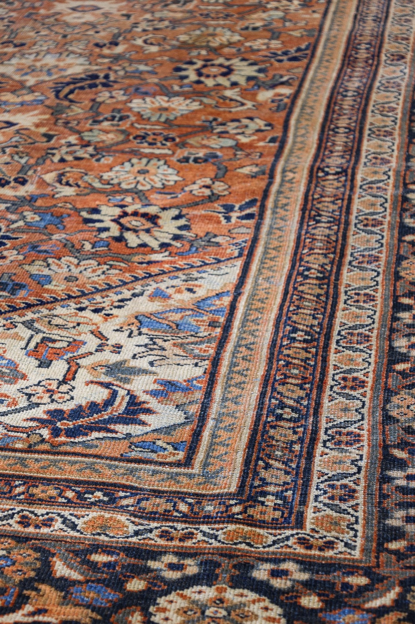 Vintage Mahal Handwoven Traditional Rug, J79421