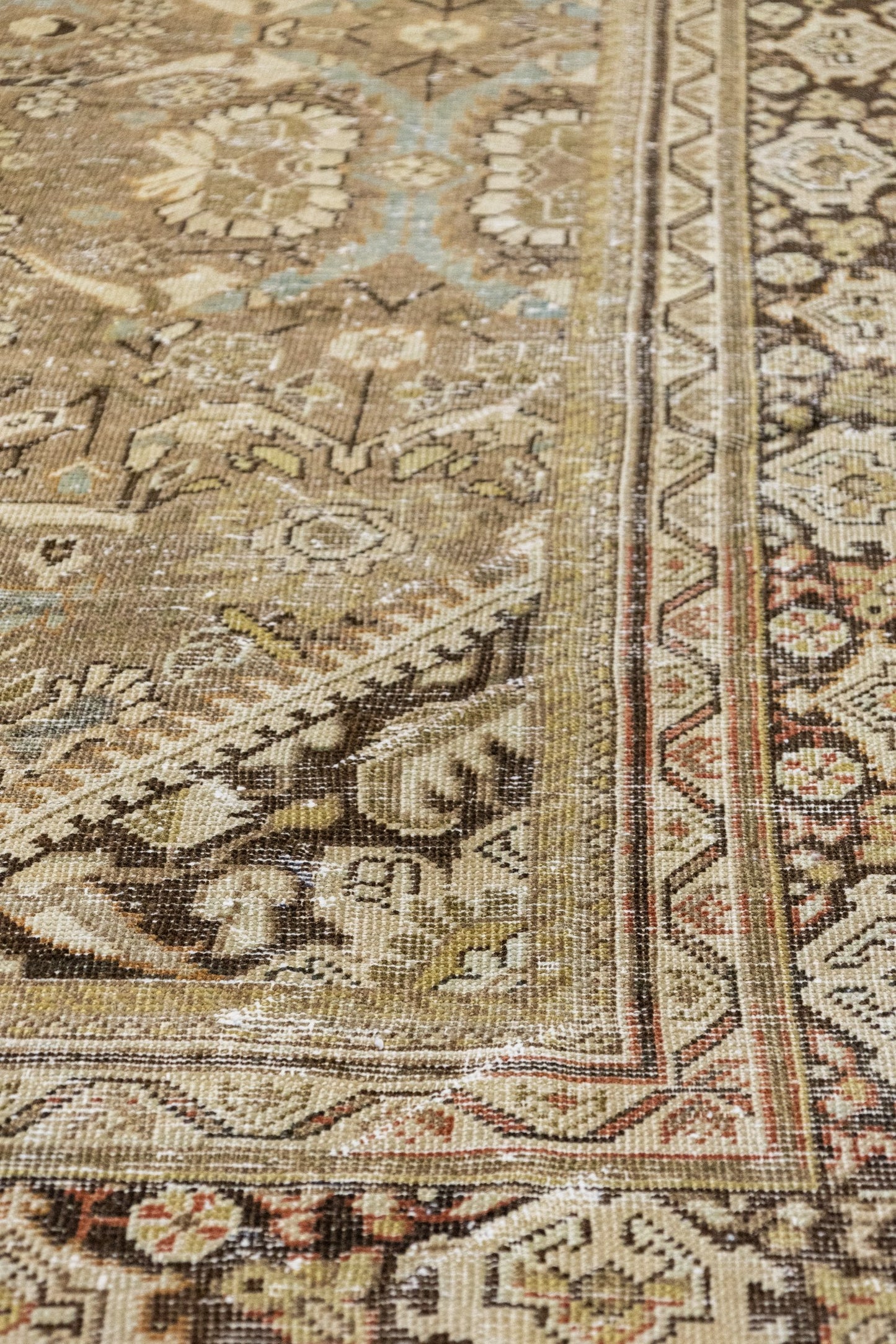 Vintage Mahal Handwoven Traditional Rug, J87233