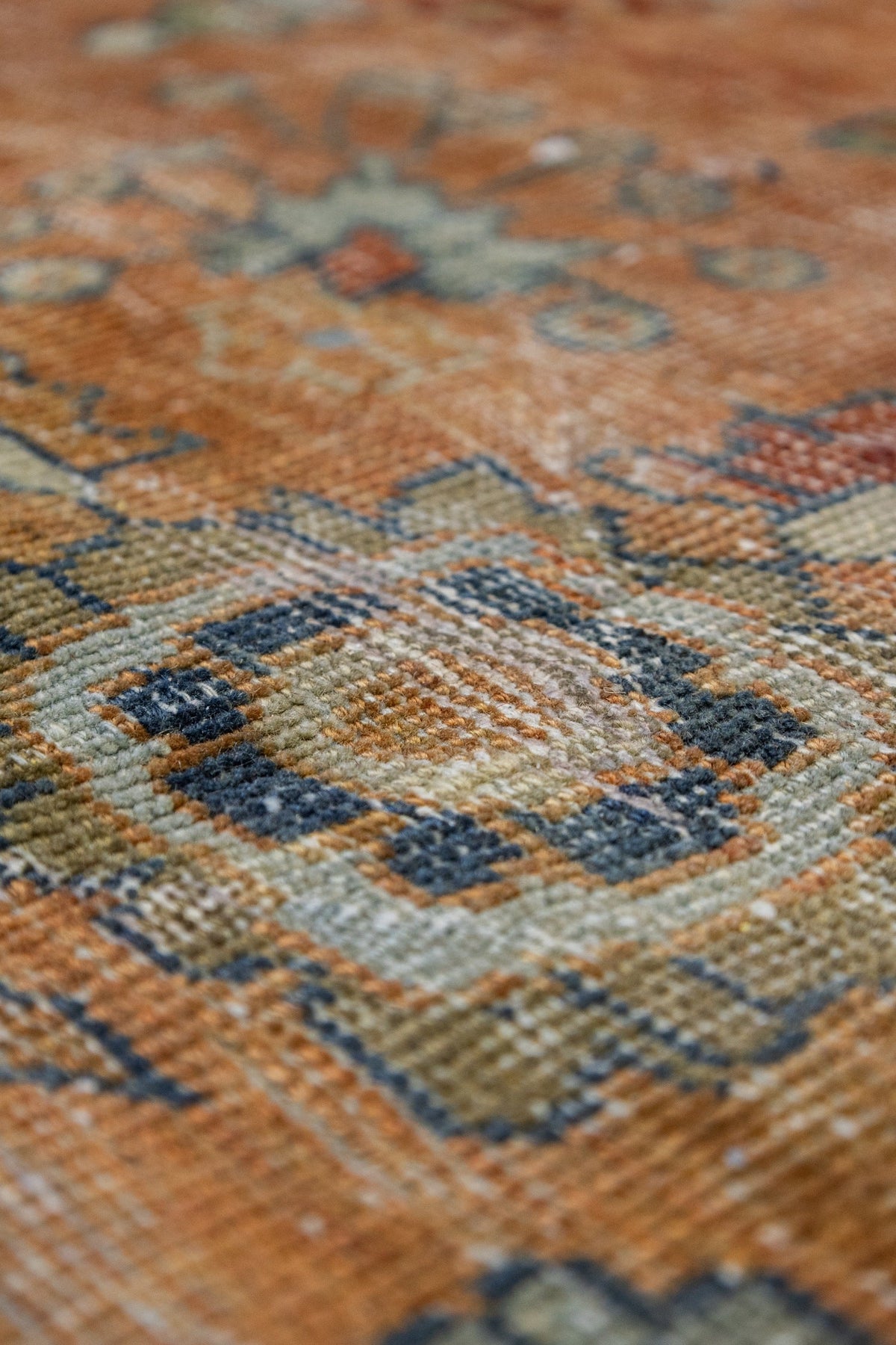 Vintage Mahal Handwoven Traditional Rug, J88977