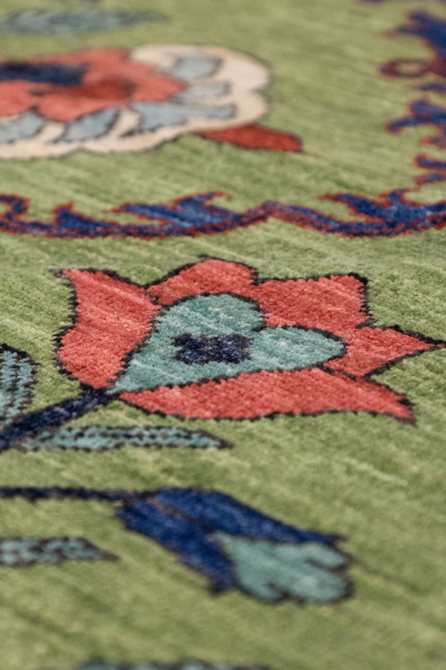 Moghul Handwoven Traditional Rug, J87121