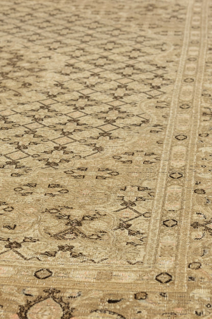 Vintage Mood Handwoven Traditional Rug, J79966