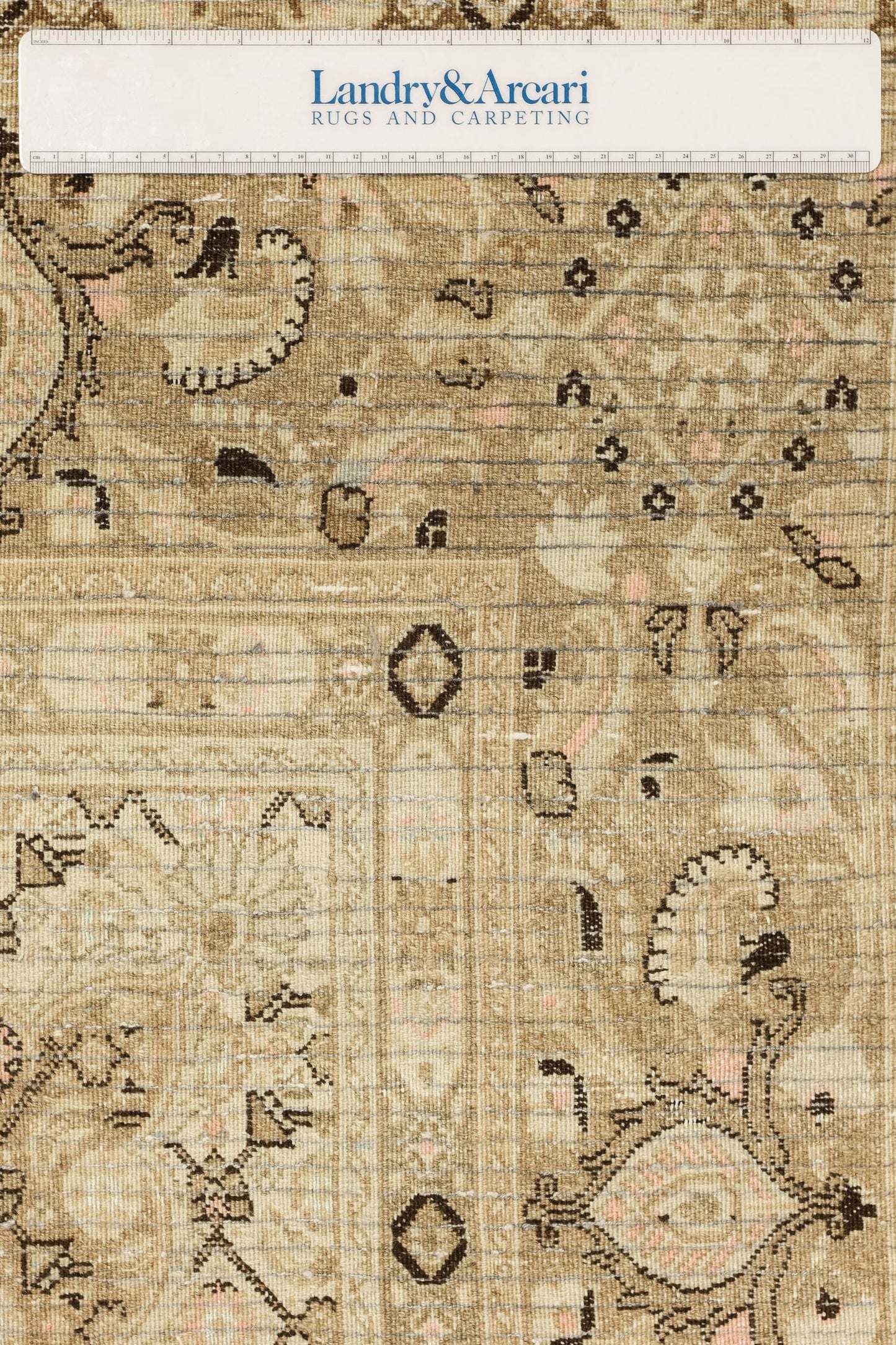 Vintage Mood Handwoven Traditional Rug, J79966