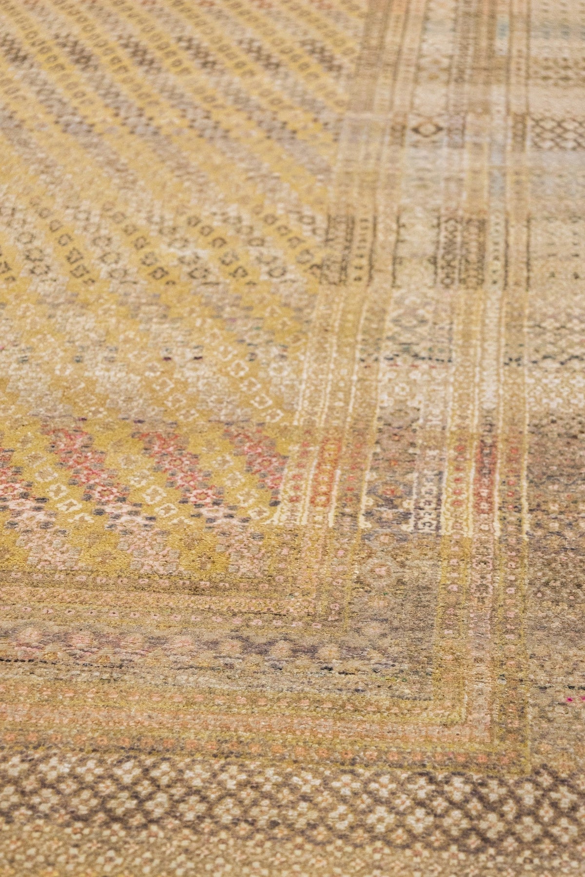 Moud Handwoven Traditional Rug, J88448