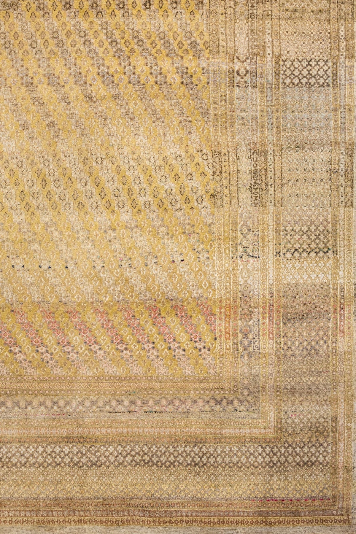 Moud Handwoven Traditional Rug, J88448