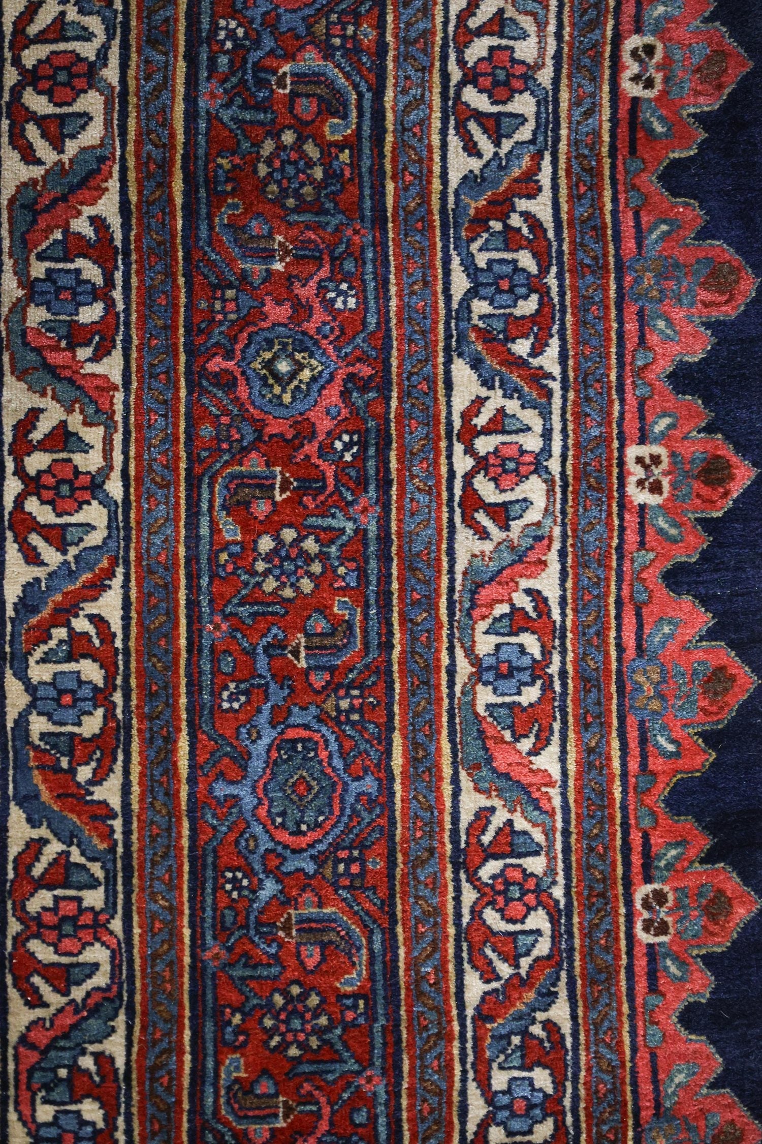 Antique Mustafi Bijar Handwoven Traditional Rug, J70083