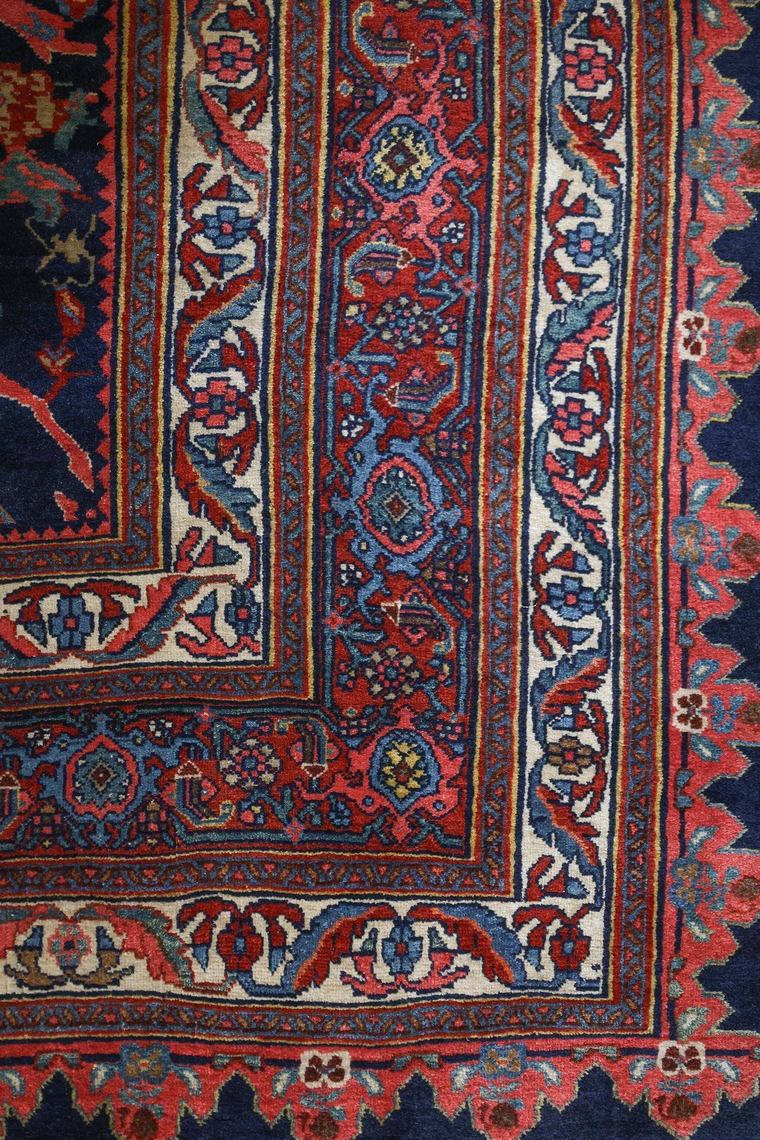 Antique Mustafi Bijar Handwoven Traditional Rug, J70083