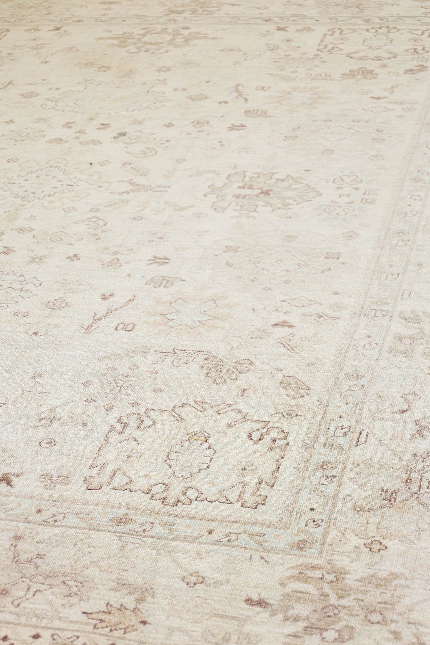 Oushak Handwoven Traditional Rug, 82476