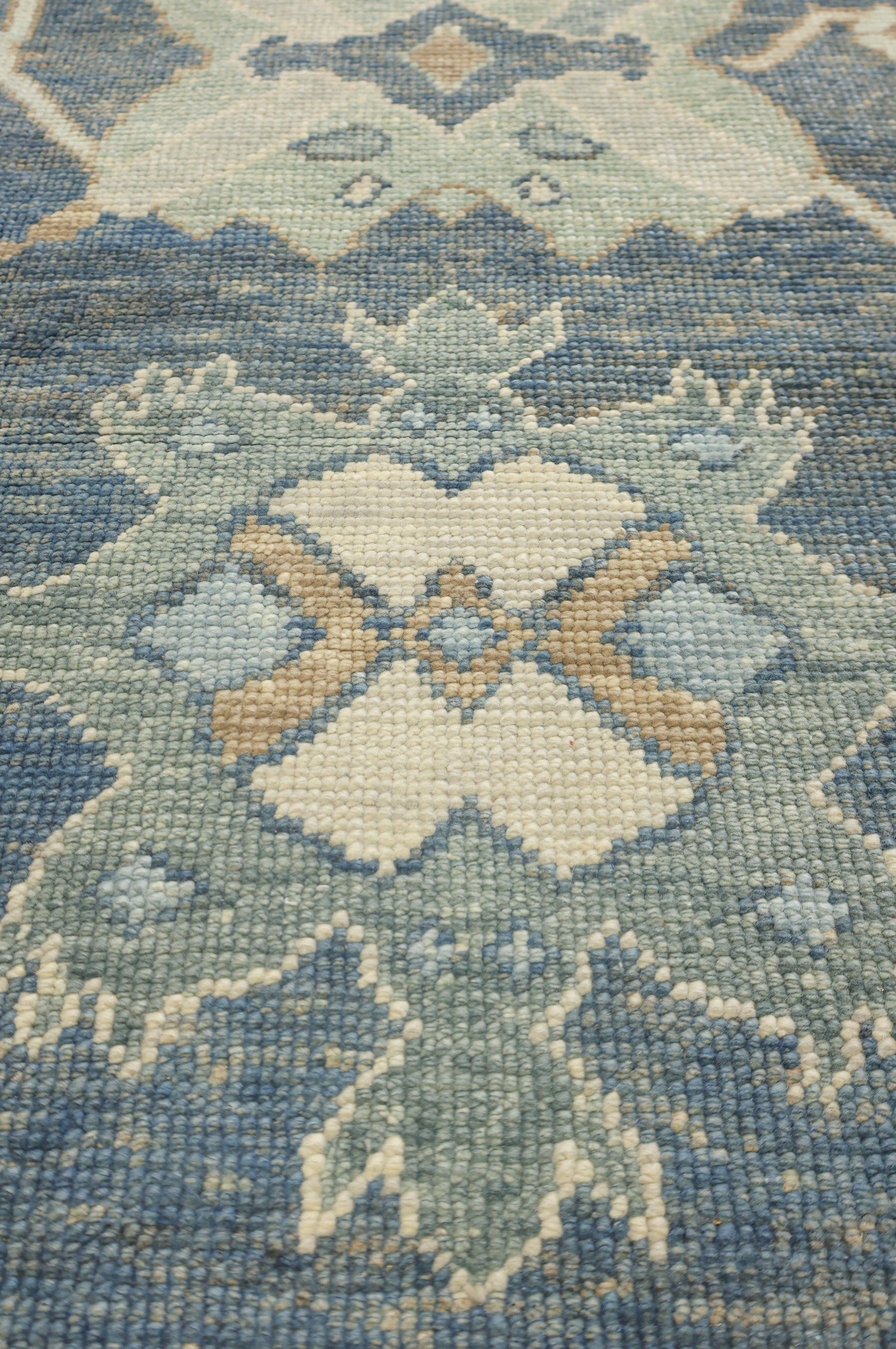 Oushak Handwoven Traditional Rug, J70977
