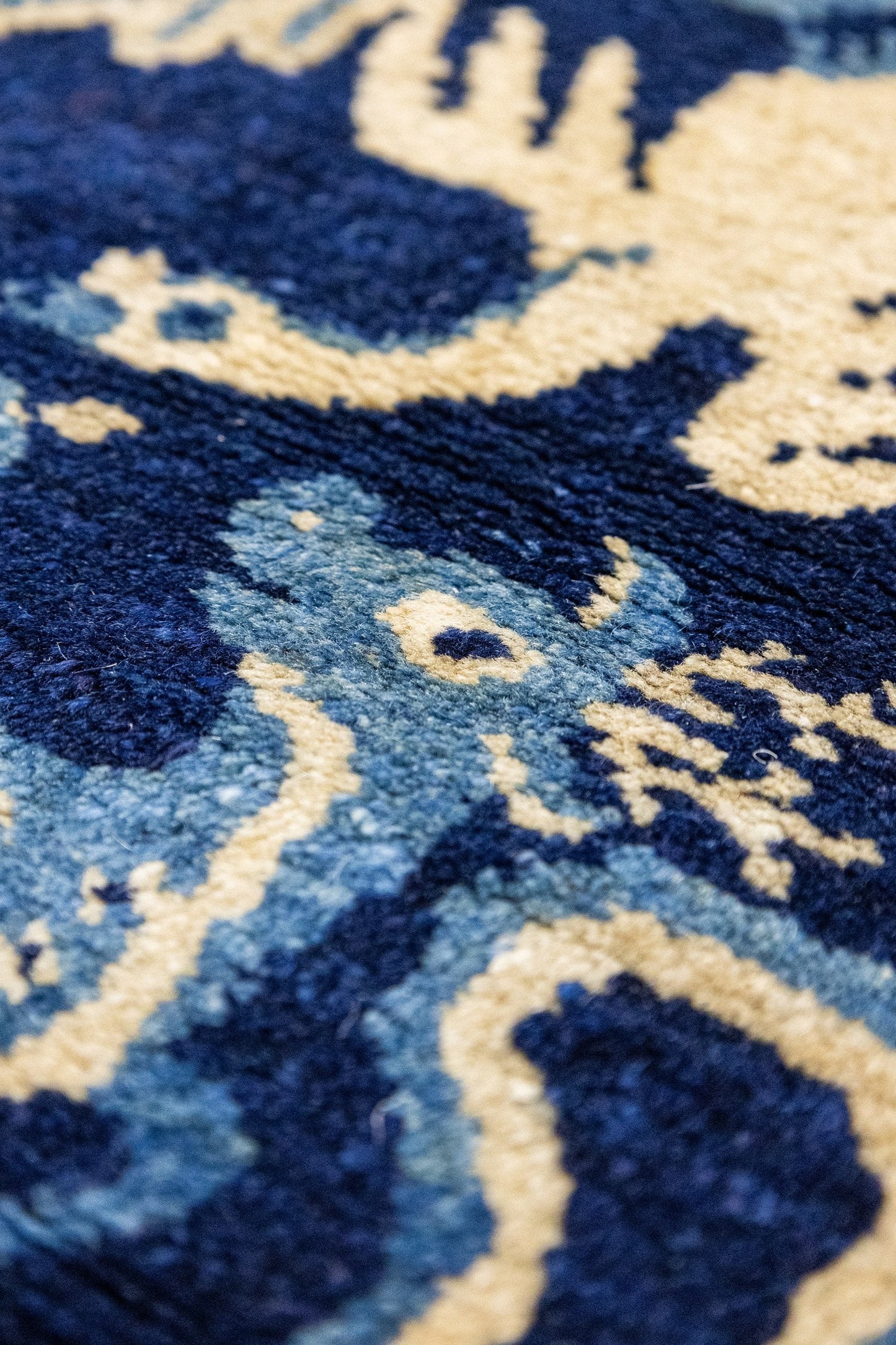 Antique Peking Handwoven Traditional Rug, J87311