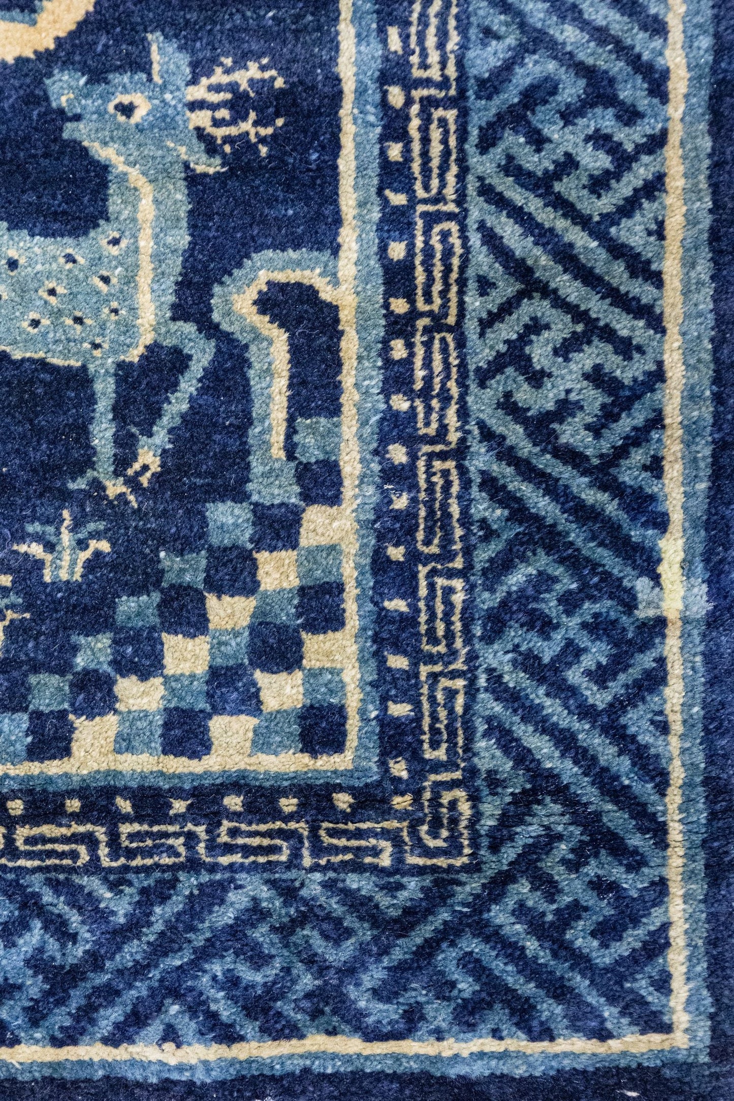 Antique Peking Handwoven Traditional Rug, J87311