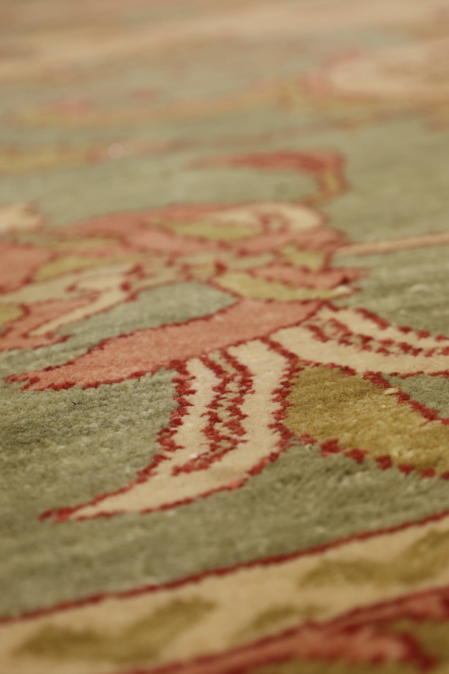 Polonaise Handwoven Traditional Rug, 81812