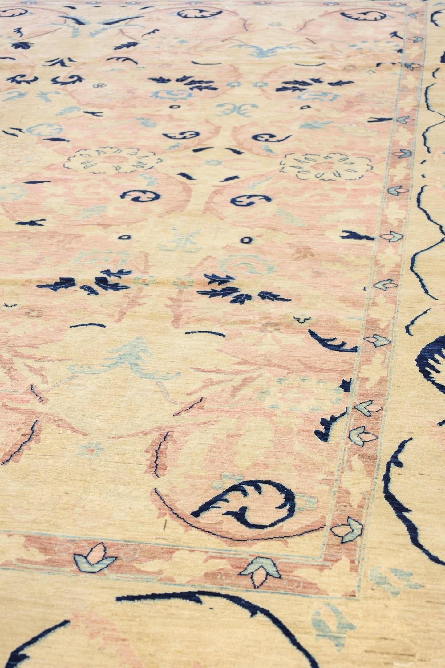 Polonaise Handwoven Traditional Rug, J79826