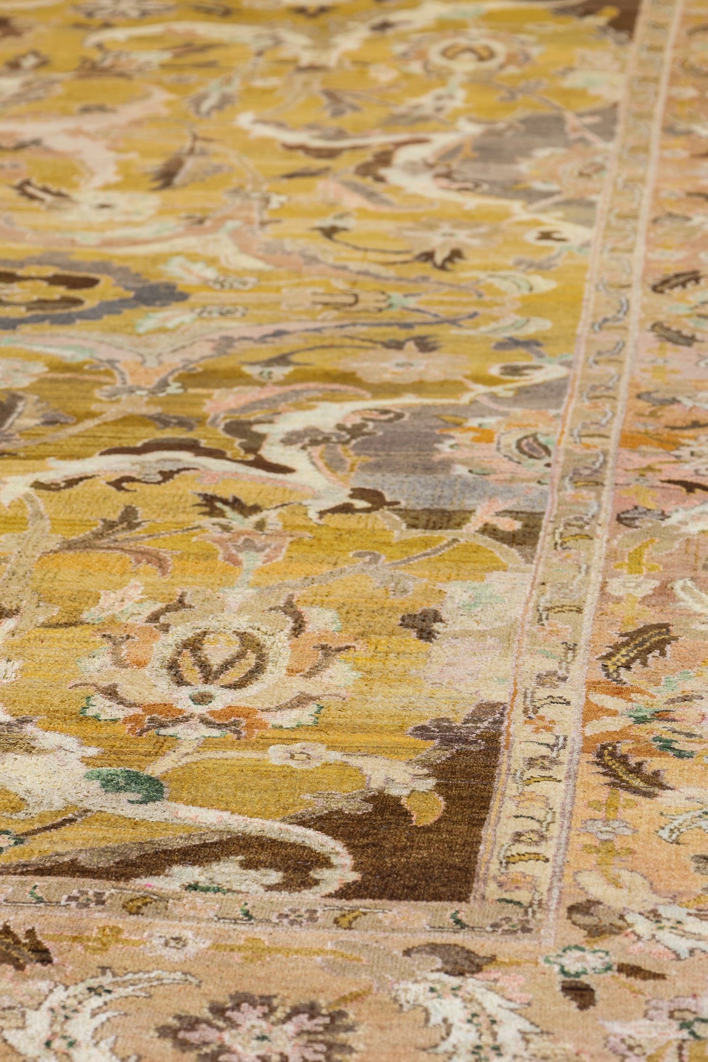 Polonaise Handwoven Traditional Rug, J80587
