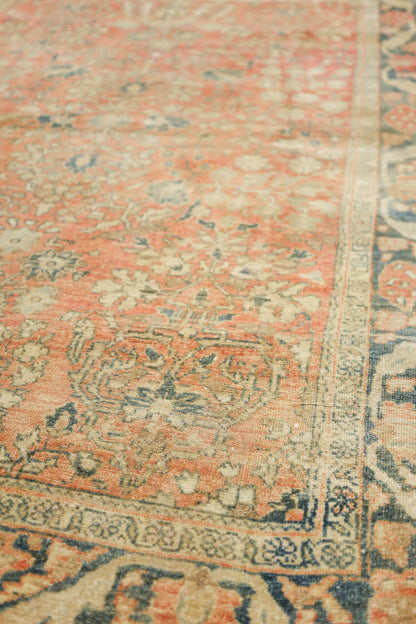 Vintage Sarouk Handwoven Traditional Rug, J73343