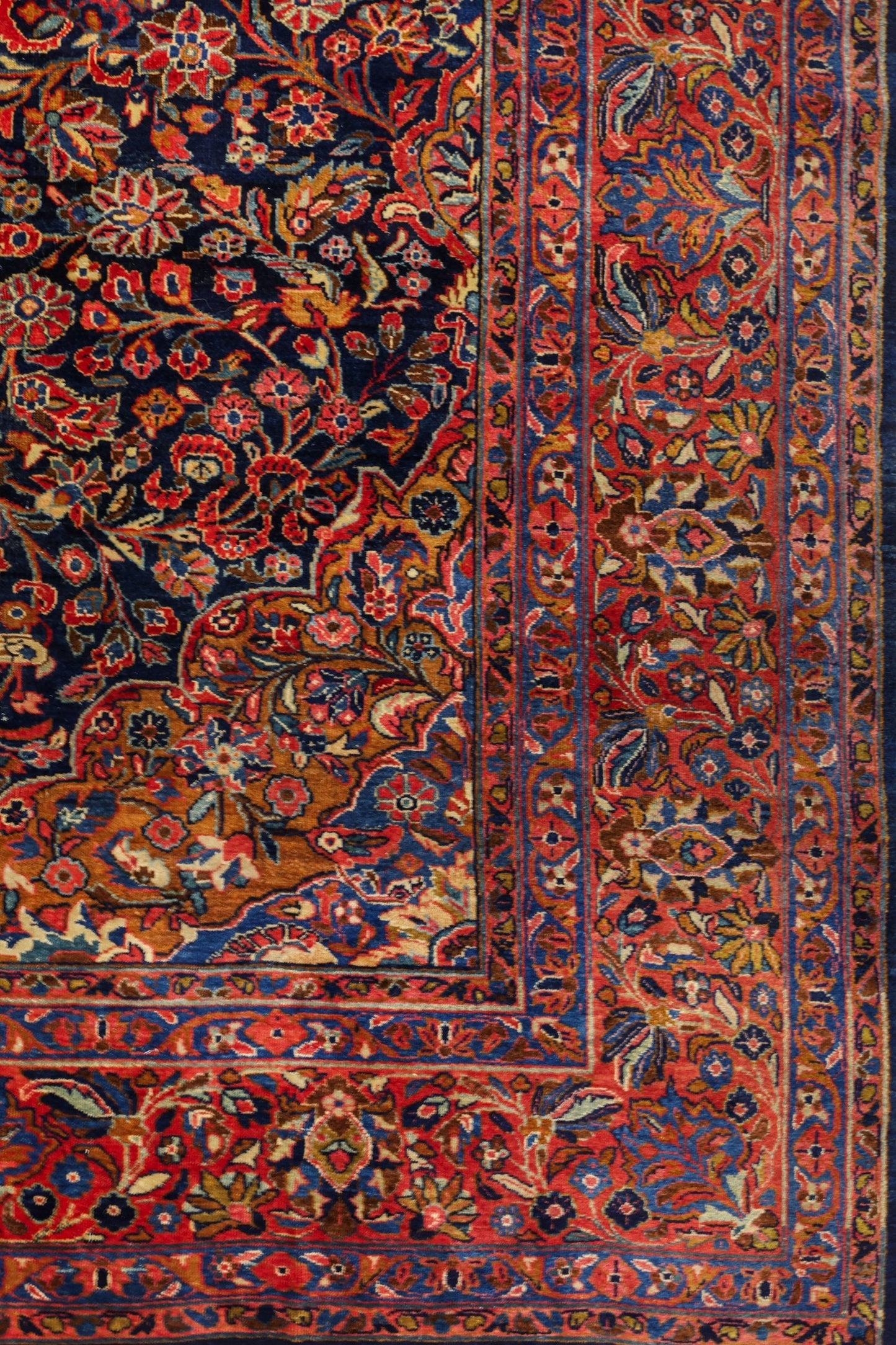 Antique Sarouk Handwoven Traditional Rug, 84378
