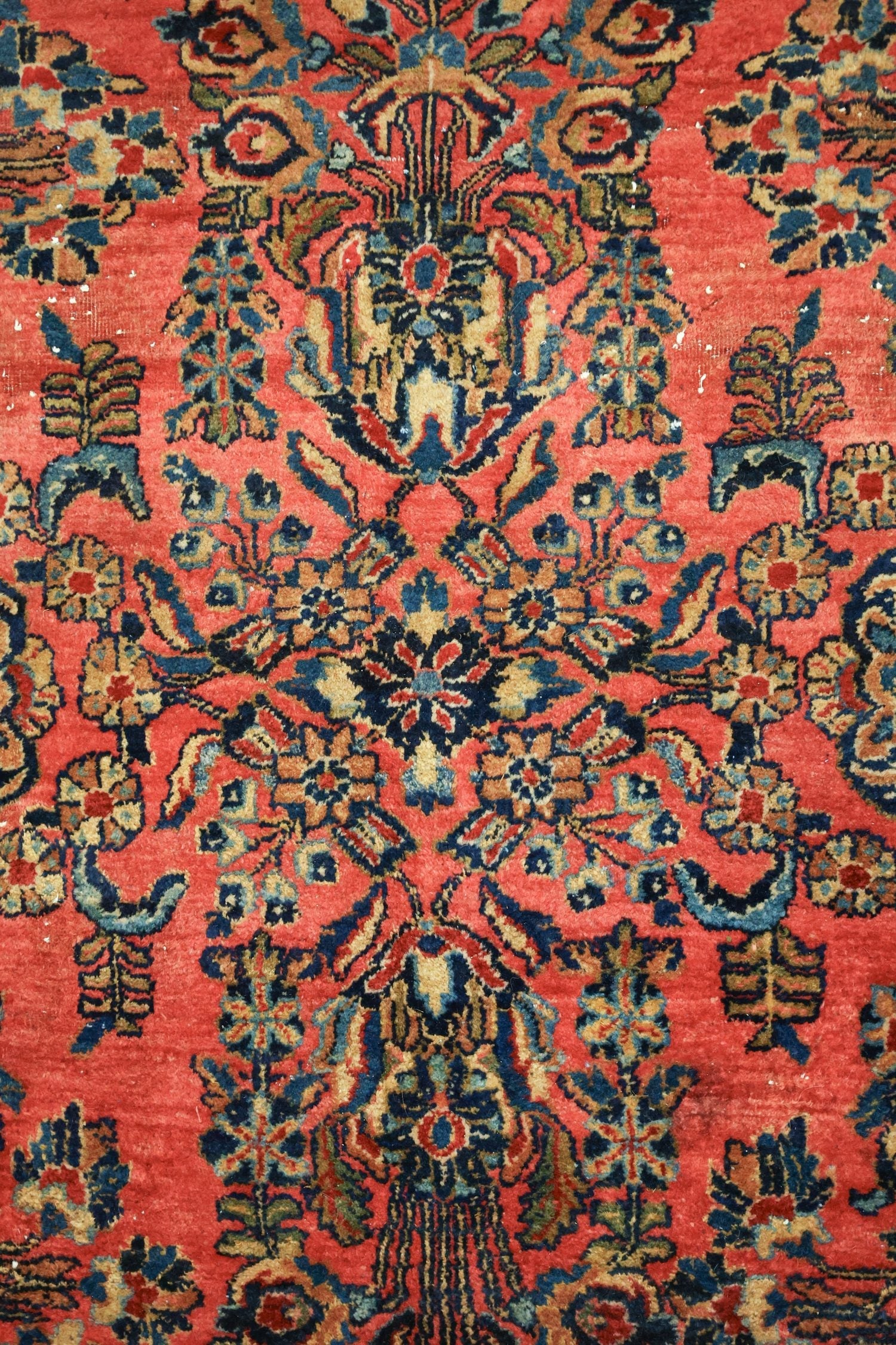 Vintage Sarouk Handwoven Traditional Rug, J70422