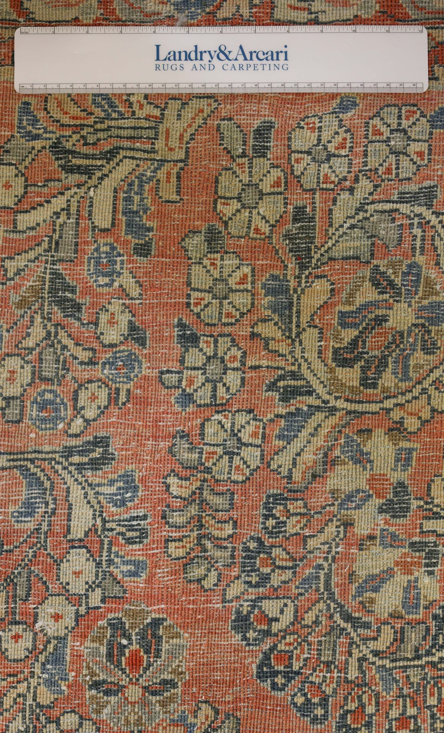 Vintage Sarouk Handwoven Traditional Rug, J73183