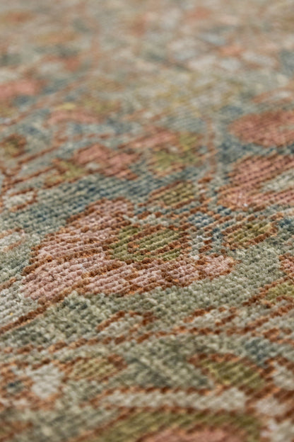 Vintage Sarouk Handwoven Traditional Rug, J73948