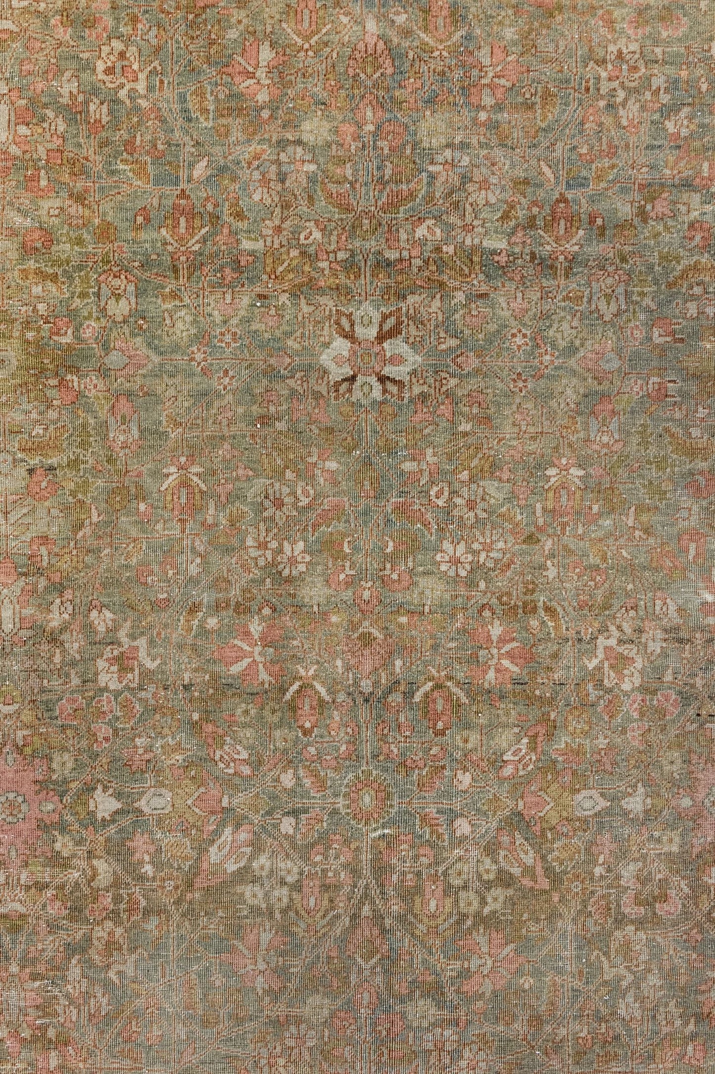 Vintage Sarouk Handwoven Traditional Rug, J73948