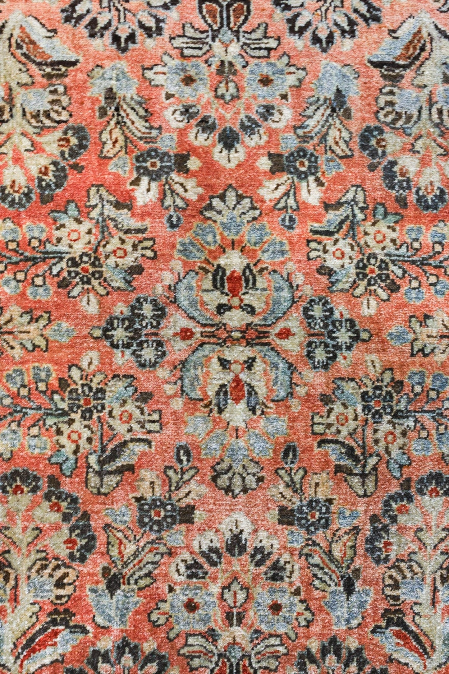 Antique Sarouk Handwoven Traditional Rug, J79436