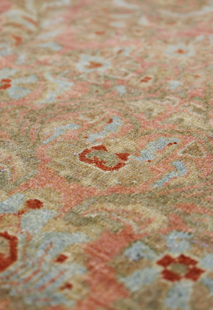 Antique Sarouk Handwoven Traditional Rug, J79455