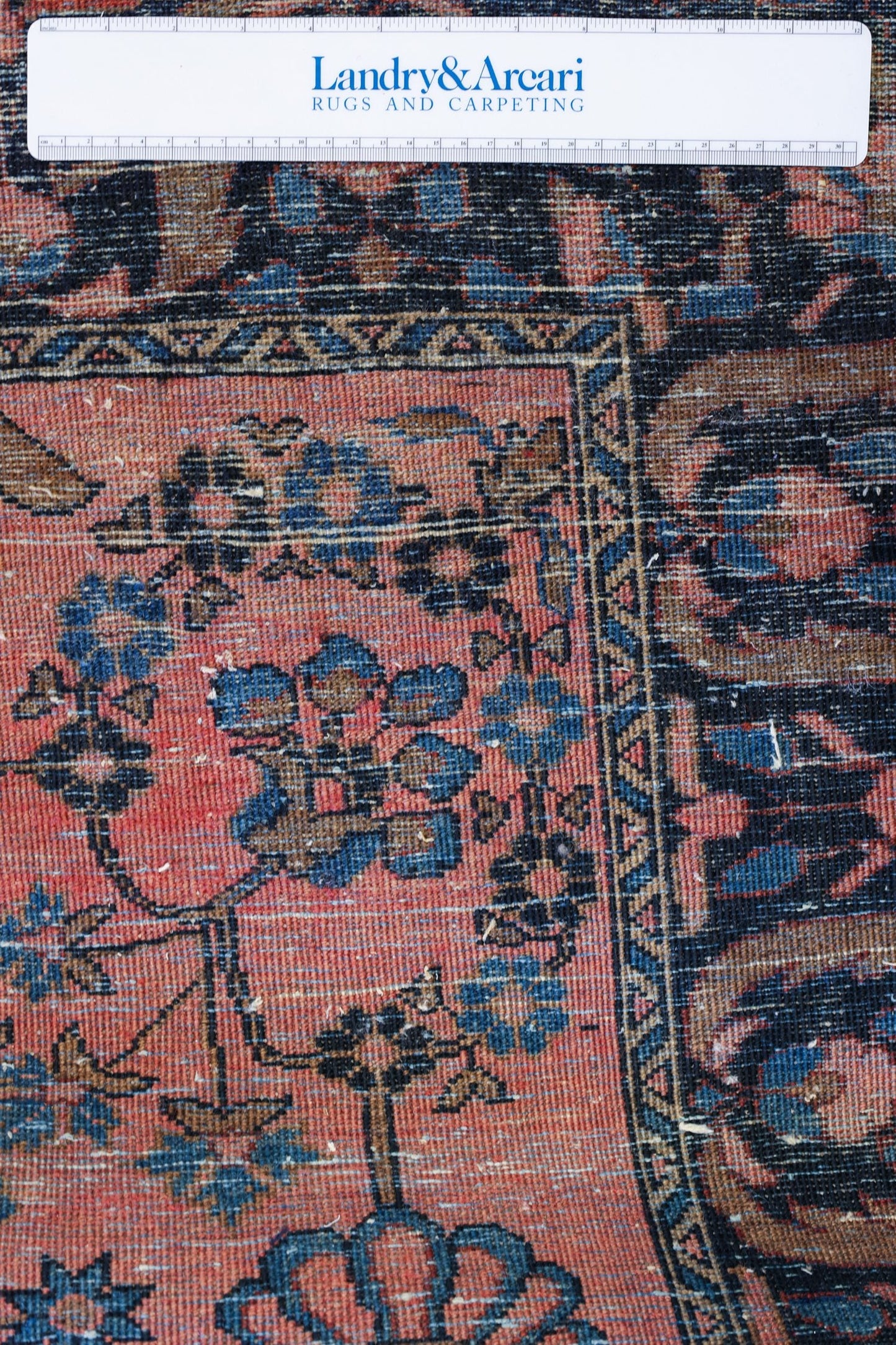 Antique Sarouk Handwoven Traditional Rug, J79885