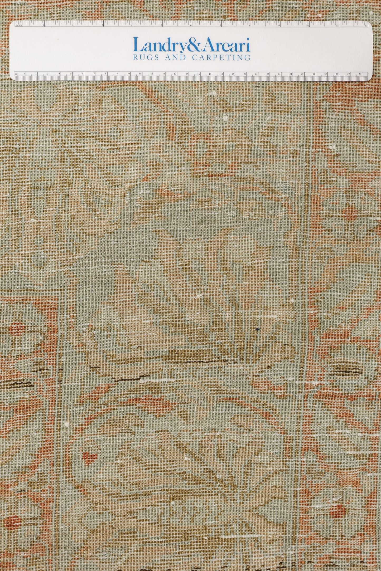 Vintage Sarouk Handwoven Traditional Rug, J81288