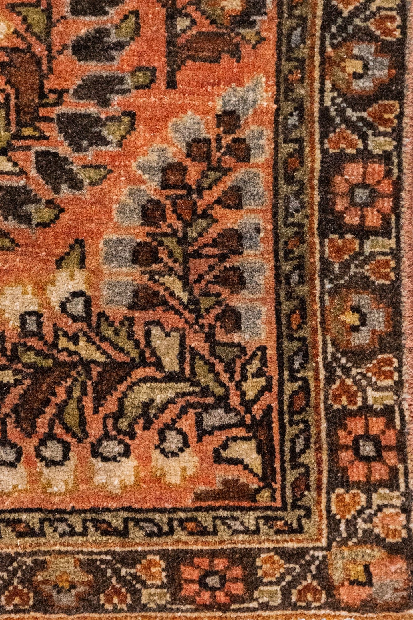 Vintage Sarouk Handwoven Traditional Rug, J86458