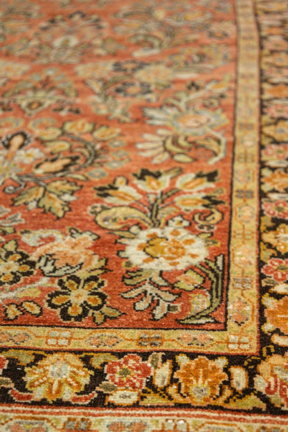 Vintage Sarouk Handwoven Traditional Rug, J86551