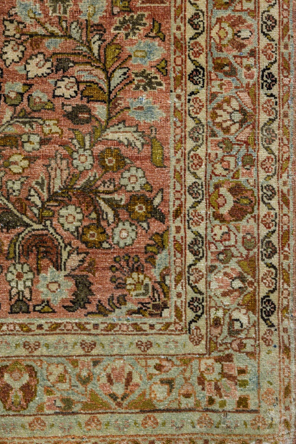 Vintage Sarouk Handwoven Traditional Rug, J86564