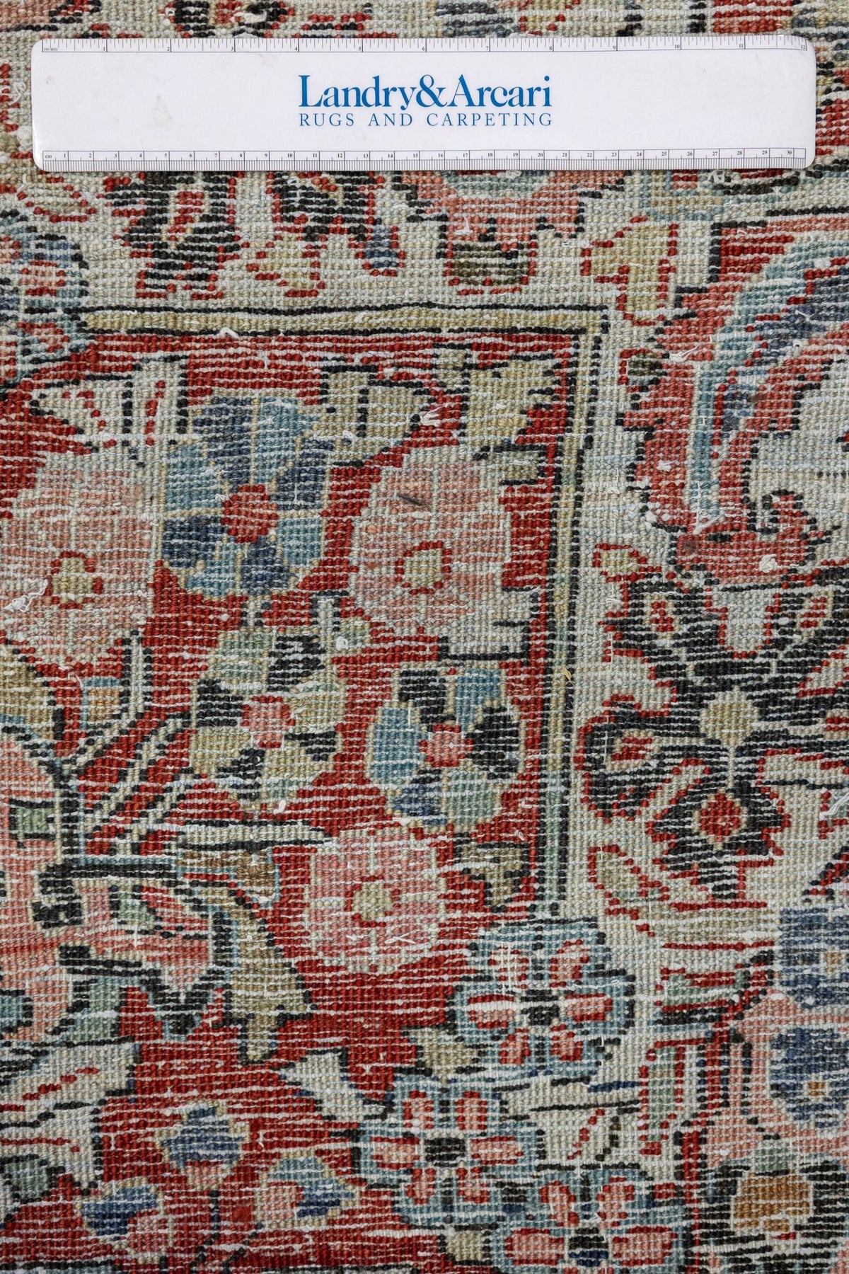 Vintage Sarouk Handwoven Traditional Rug, J86618