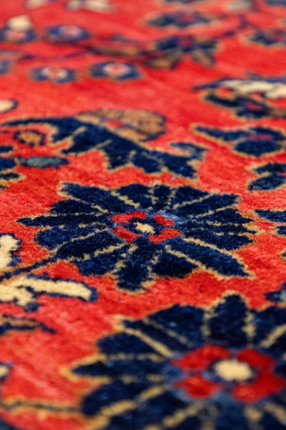 Antique Sarouk Handwoven Traditional Rug, J88653
